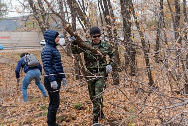 Навели порядок в парке «Березка»
